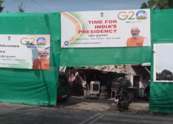 g20 hiding poor people and animals new delhi slums g20 summit viral videos social media Rahul Gandhi tweet on x