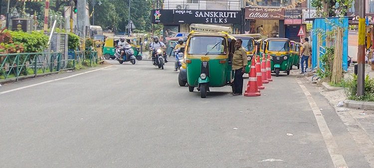 Auto rickshaw parking incorrectly