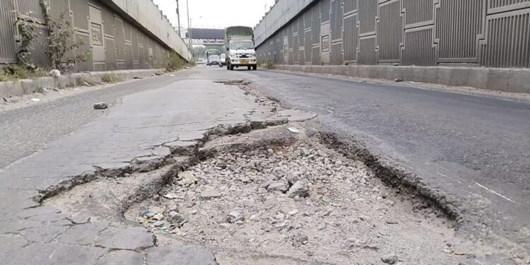 BBMP ward 24 Nagwara main road under flyover Potholes Bangalore