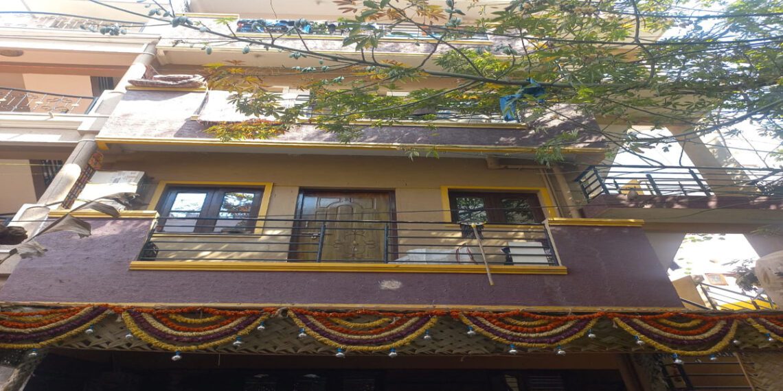 Building where a home owner assaulted a Women Tenant Hanuman Nagar near Jeevan Bhima Nagar Bangalore police FIR